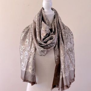 Vintage 💯 silk paisley design brown scarf, wrap, shawl size 71”x27”